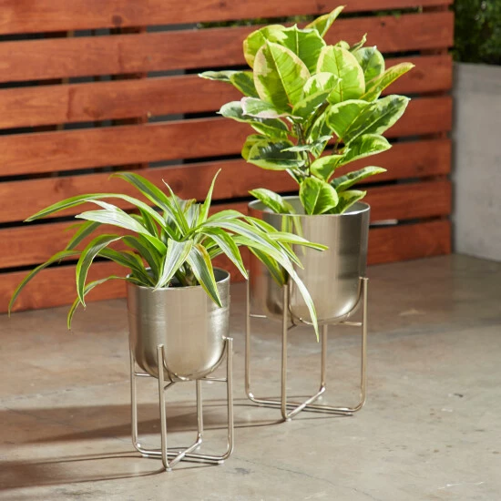 Best reviews of 🌟 Studio 350 Iron Glam Contemporary Planter (Set Of 2) - S/2 16", 13"H Silver 🤩 - Image 8